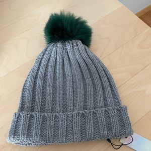 Grey beanie w green pom pom